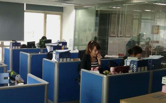 软件定制与信息系统开发：企业网络搭建方案的技术选型对比分析